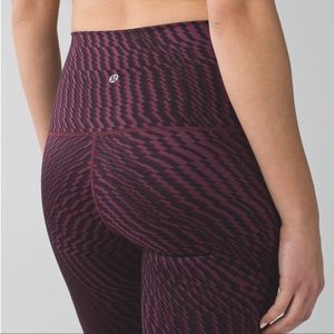 Lululemon Wunder Under three quarter length leggings Size 4